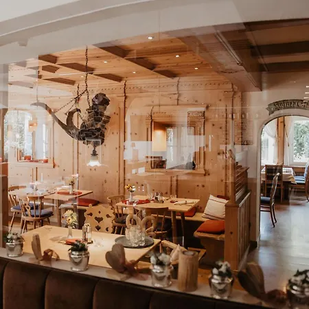 Parkhotel Matrei Szálloda