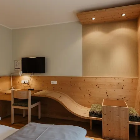 Parkhotel Matrei 매트레이암브레너