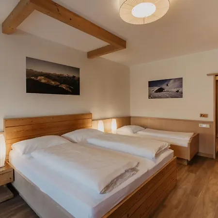 호텔 Parkhotel Matrei 매트레이암브레너